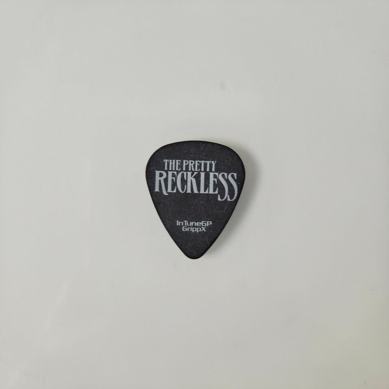 Strumenti musicali: The Pretty Reckless Plektrum Pick – Usato da Zürich venduto da Wickeddude