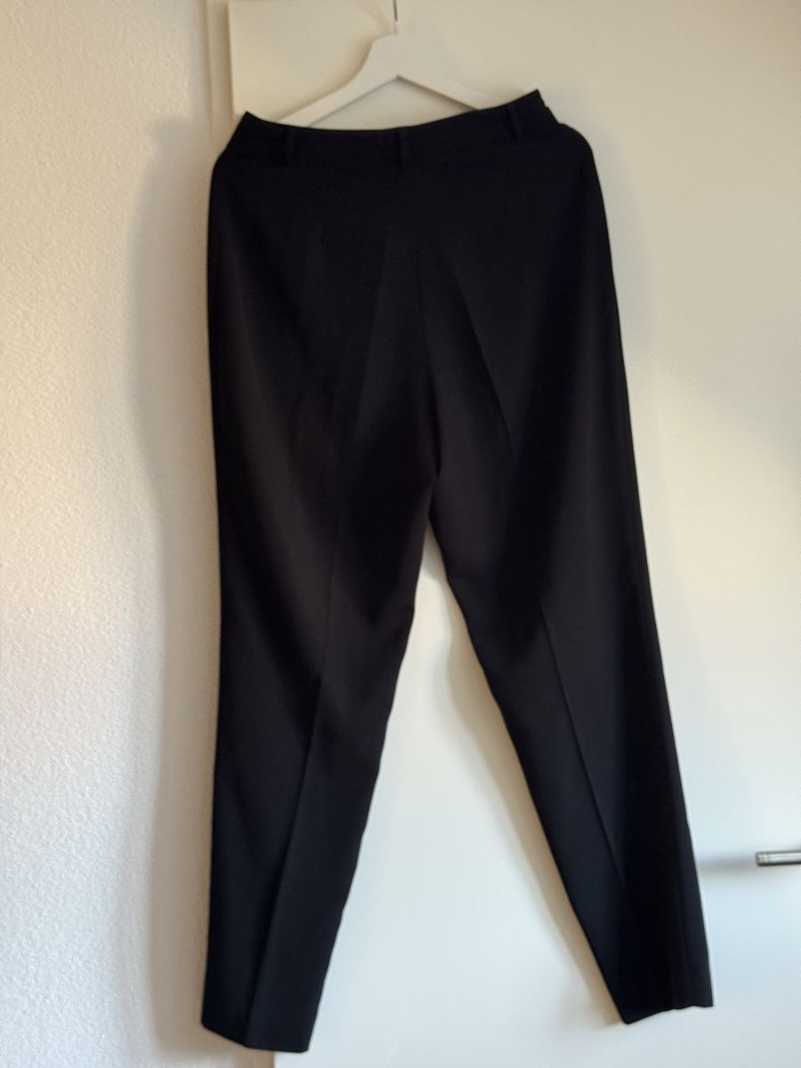 Pantaloni: Black Aninoto Trousers, Size 44 IT – Usato da Turbenthal venduto da elizameise 1
