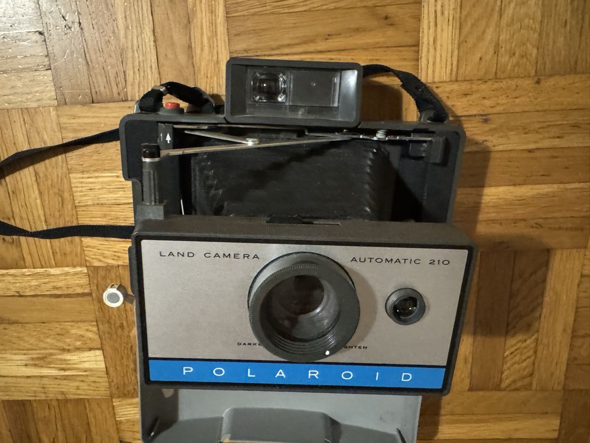 Polaroid Kamera: Polaroid Land Kamera 210 – Gebraucht aus Muri b. Bern von saeny 2