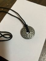 Runen-Amulett-Kette aus Metall – nordisch inspiriert