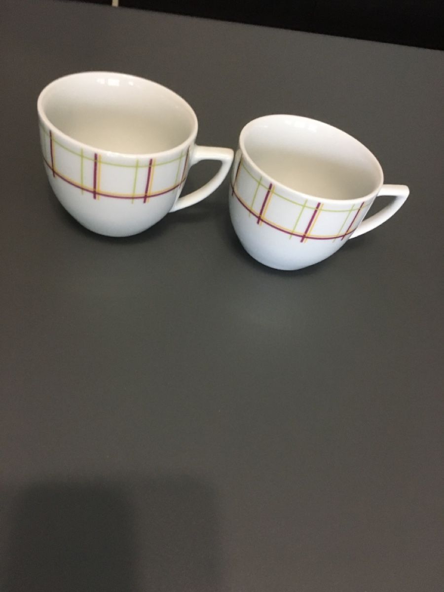 Tazze: 2 Kaffeetassen mit modernem Muster - neuwertig – Usato da Biel/Bienne venduto da Bolagol9 1