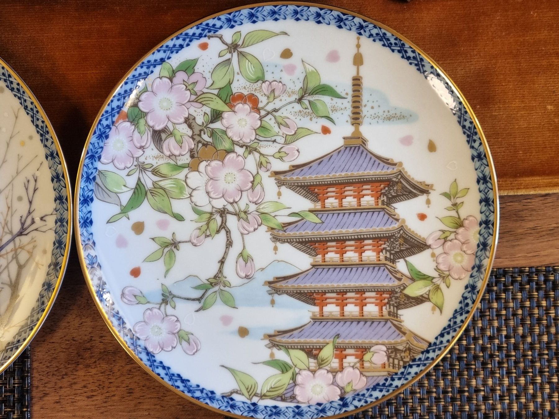 Noritake Piatti: Noritake Japan Four Seasons 1978 Wandteller Set – Usato da Scharnachtal venduto da devin03 9