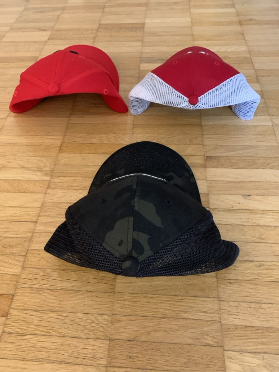 Altro in  Abbigliamento & Accessori: 3 Base Caps 2 Trucker 1 47  – Nuovo (secondo la descrizione) da Sisseln AG venduto da Gommibaerli87 4