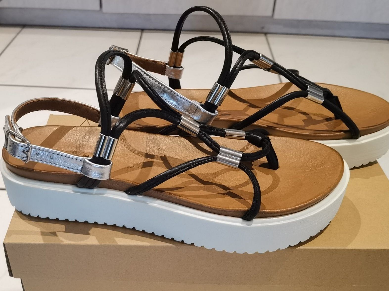 Damenschuhe: Leder Sandalen Gr. 36 – Neu und originalverpackt aus Uerkheim von Justi.y