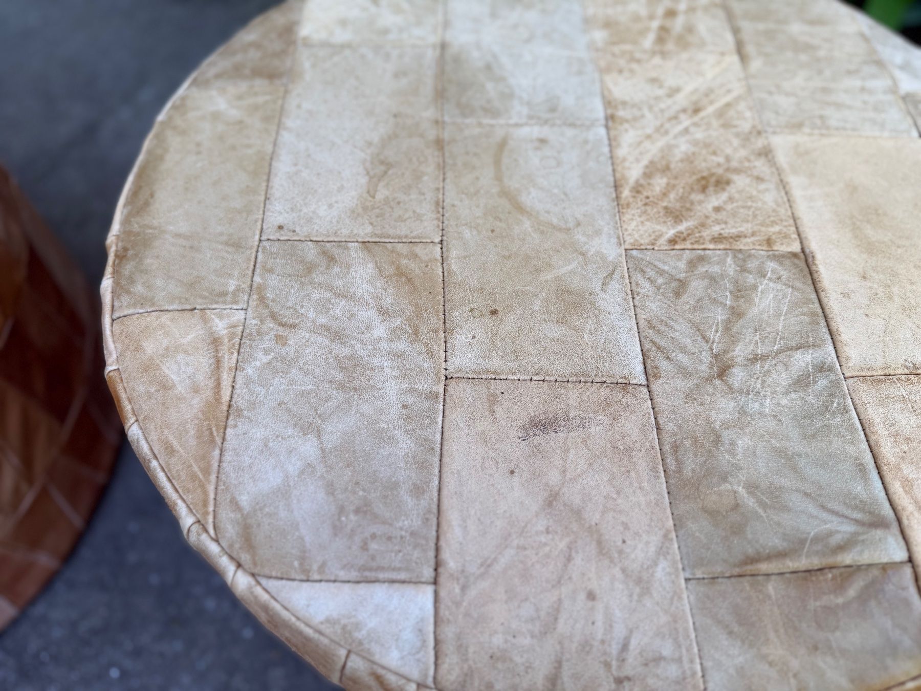 Sgabelli: Hocker Truhe Pouf // Leder // C – Usato da Schinznach-Dorf venduto da mix 3