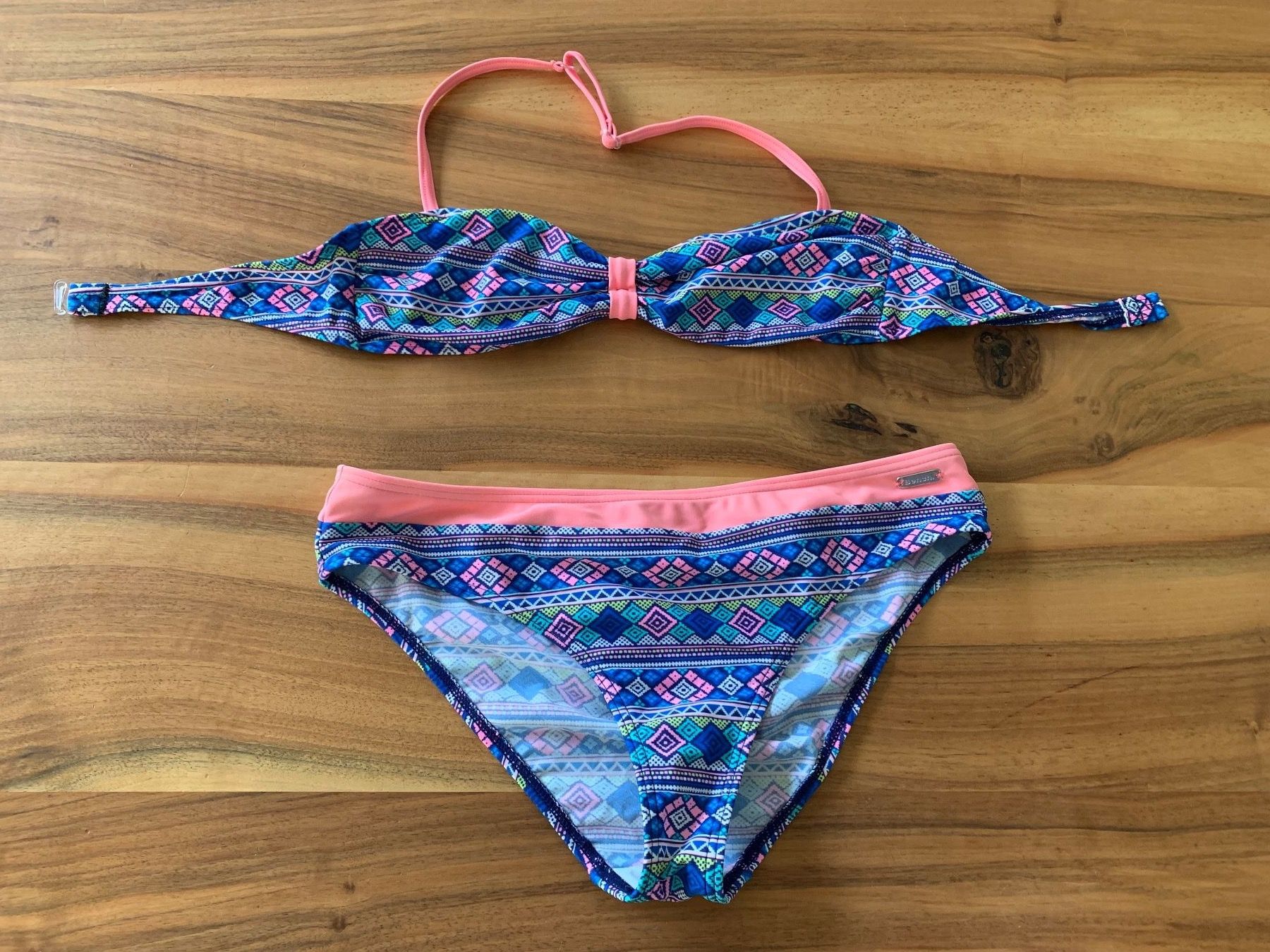 Bench Costumi da bagno & Bikini: Kunterbuntes Bench Bikini Grösse 170/176 – Usato da Meiringen venduto da luanik