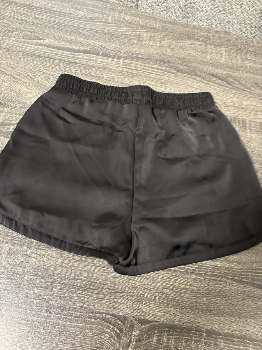Pantaloni: Damen Short,Gr.M;N.Yorker – Usato da Winterthur venduto da Nena222 2
