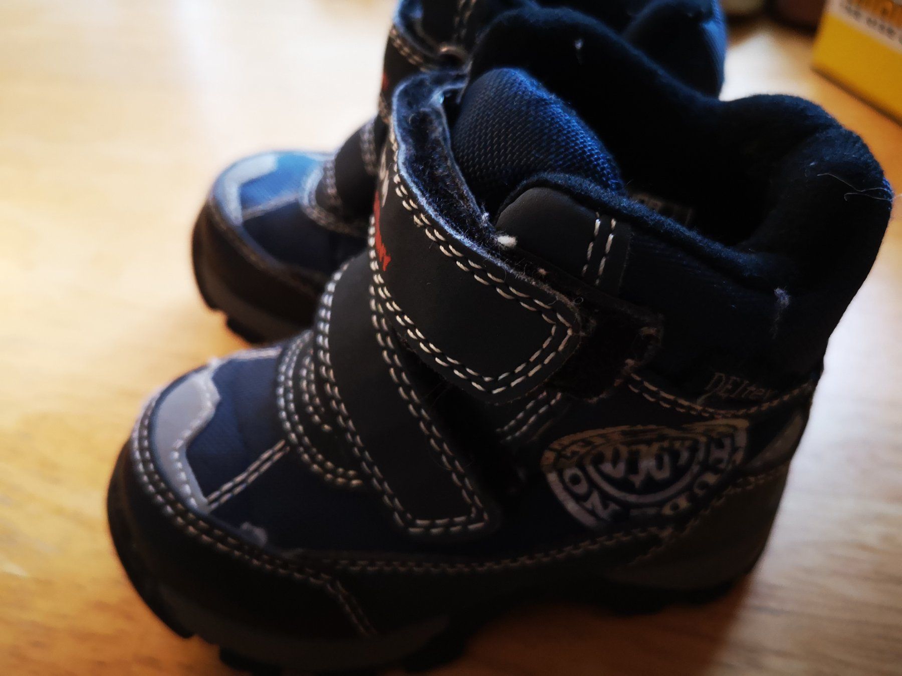 Scarpe per ragazzi: Winterstiefel / Bottes d'hiver 20 – Usato da Onex venduto da Genevois85 1