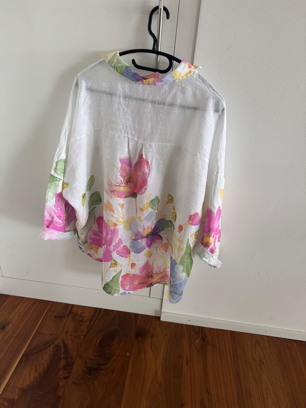Blusen: Bluse aus Leinen  mit Blumen Grösse L 40/42 – Gebraucht aus Boppelsen von Ellezzpink 1