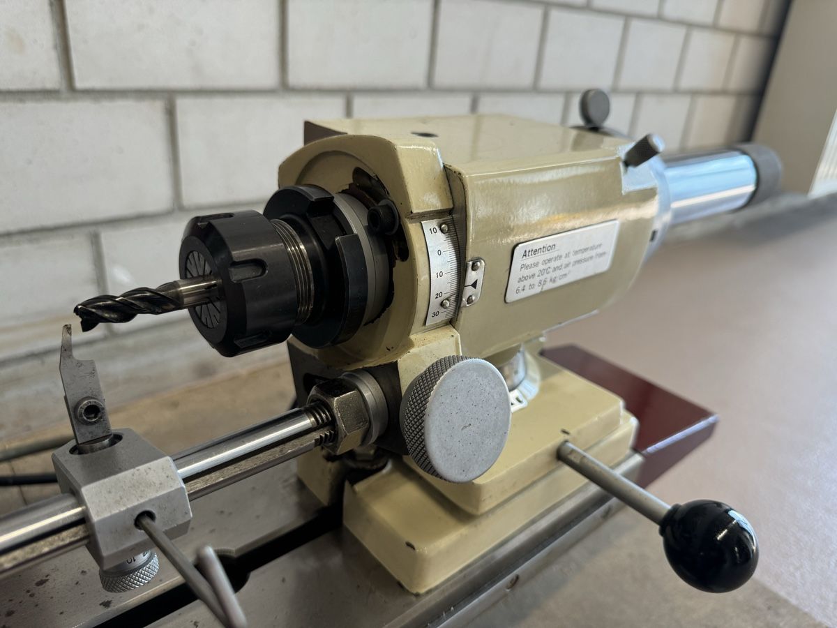 Tutte le macchine: Affûteuse d'outils Falcon, année 1987 – Usato da Aarberg venduto da SNMachines 2