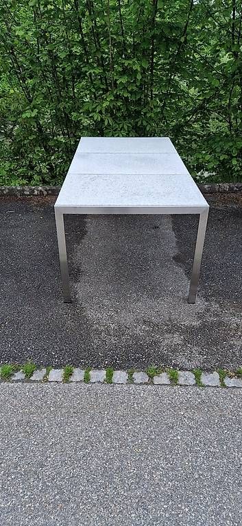 Tables: Gartentisch mit 3teillig Granitplatte Ab Ausstellungs – Neuf avec emballage d'origine à Lützelflüh-Goldb par Rampenverkauf_72_ 1