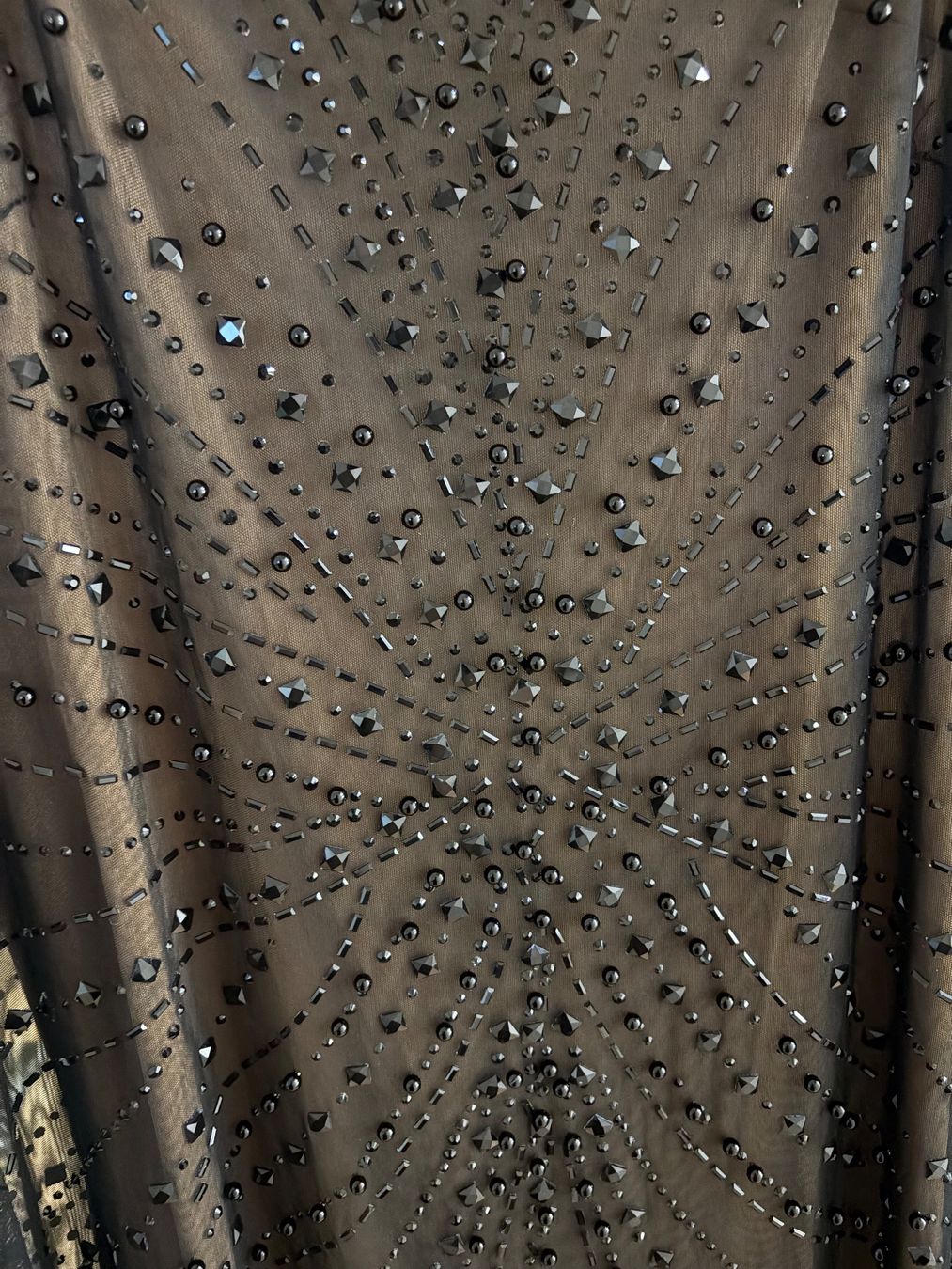 Kleider: Ein sehr schönes und elegantes Abendkleid. – Neu (gemäss Beschreibung) aus Suhr von So-786- 5