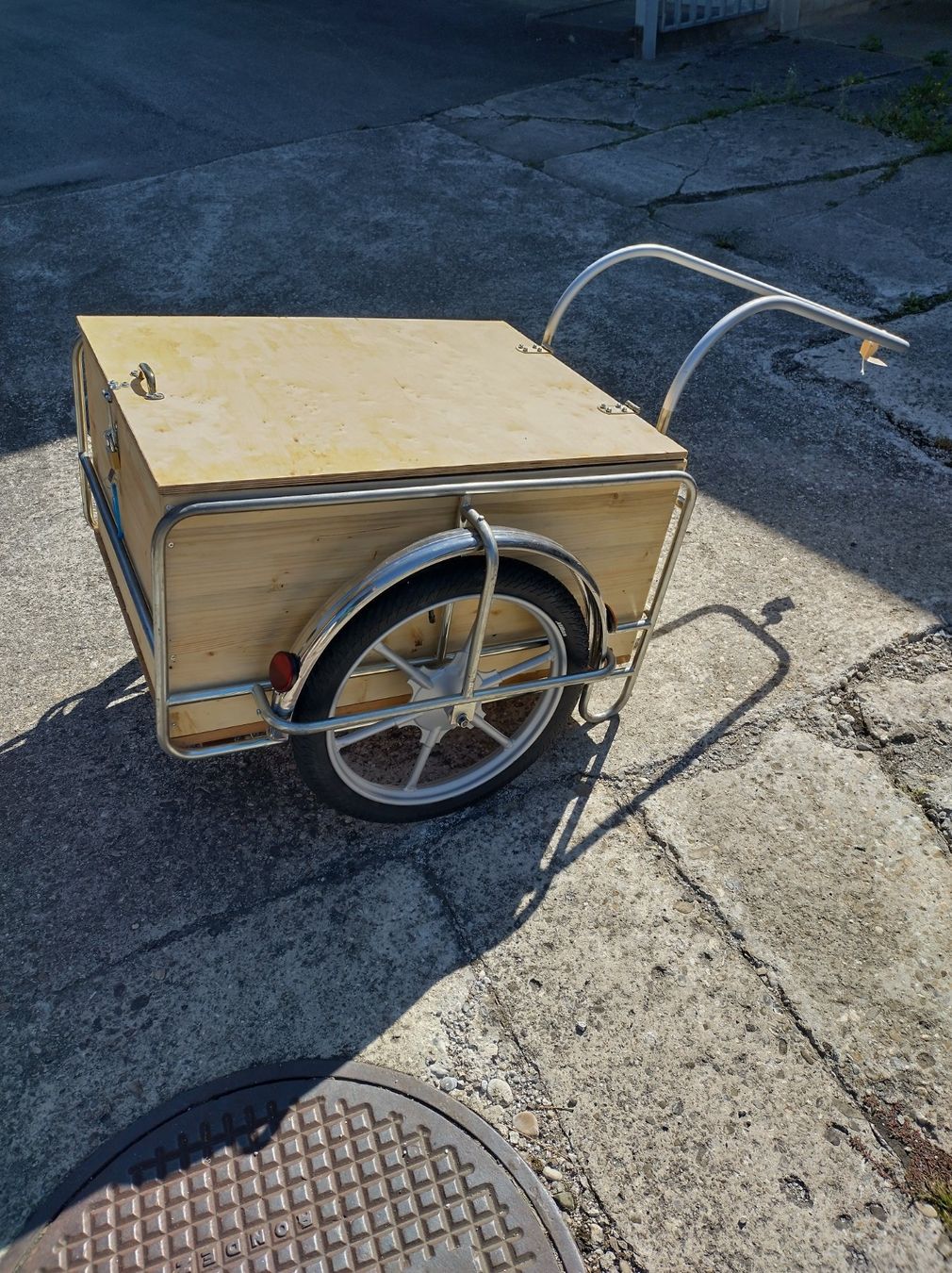 Rimorchi: Mofa/Velo/Campinganhänger – Usato da Altbüron venduto da bestatter12 6