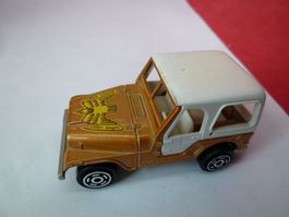 ab  5.--  Jeep " Golden Eagle "- alt von Majorette - 1:54
