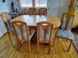 Esstisch ausziehbar und 6 Stühle
