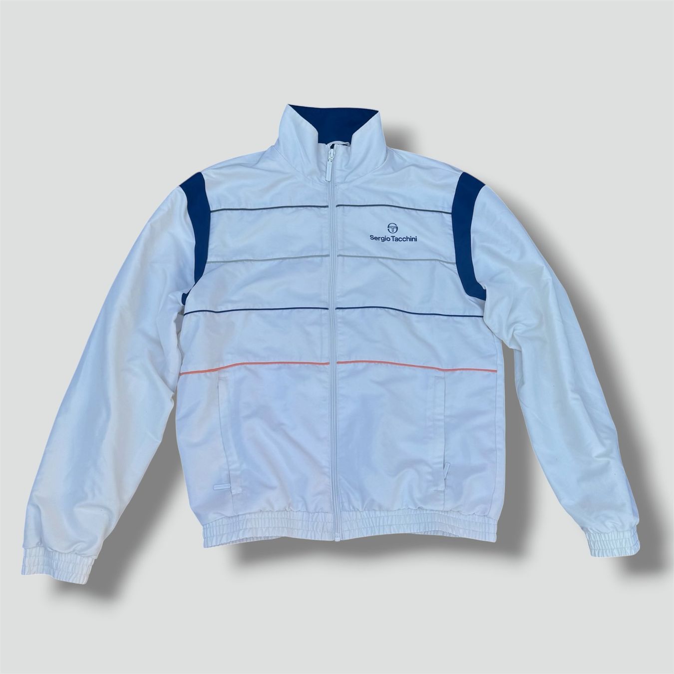 Giacche: Sergio Tacchini vintage white track jacket trainingsjacke M – Usato da St. Gallen venduto da sourced_limited