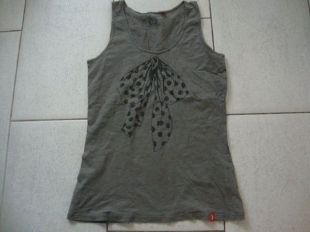 ESPRIT  TOP GR.M  NEUWERTIG