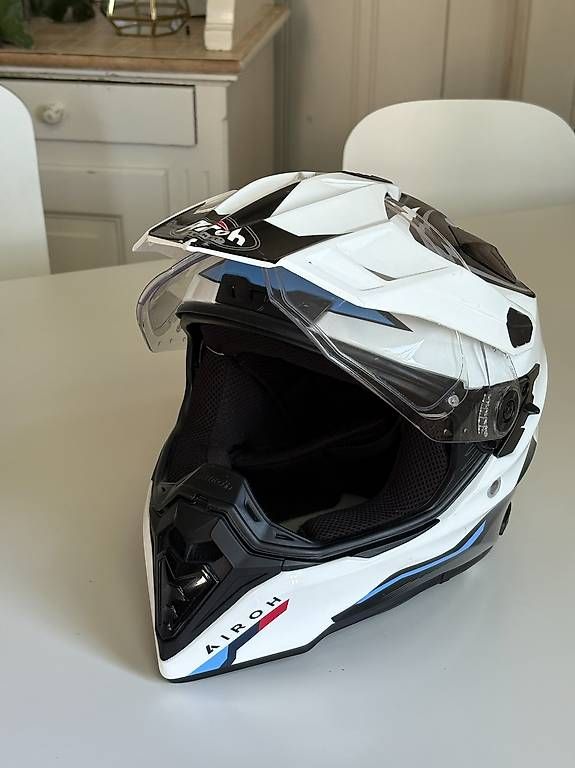 Caschi & visiere: Airoh Airoh Commander Motorradhelm Helm Adv – Usato da Zürich venduto da Saschakraemer 1