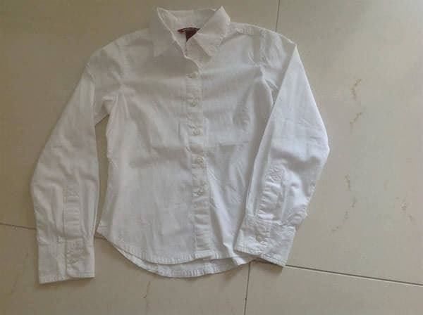 Camicette, T-shirt & Top: Chemise / Blouse fille gr. 122 – Usato da Giubiasco venduto da baamboo