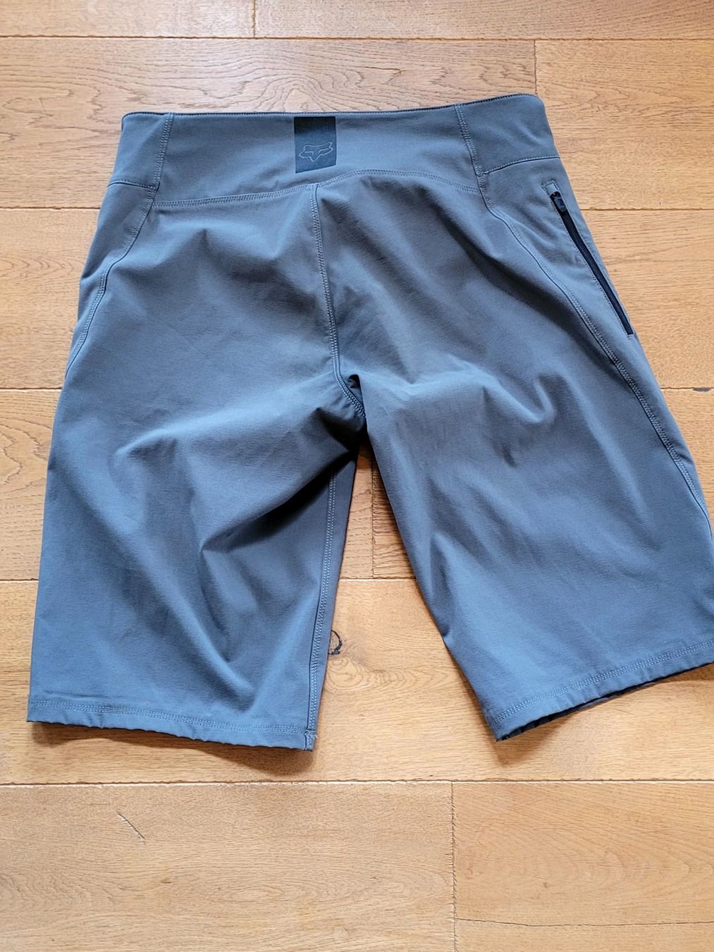 Fox Hosen: Bike Shorts Devend Fox Männer Grösse 34  oder L oder 52 – Gebraucht aus brülisau von nussgipfel02 3
