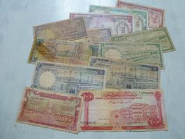 Lot ++ 12 alte Banknoten aus Saudi Arabien