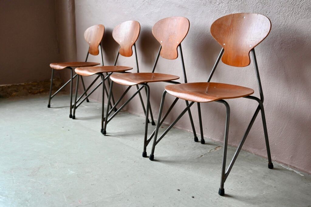 Sedie: Chaises danoises de Steen Eiler Rasmussen & Kai Lyngfeldt – Usato da COLMAR venduto da Sophiebellelurette 3