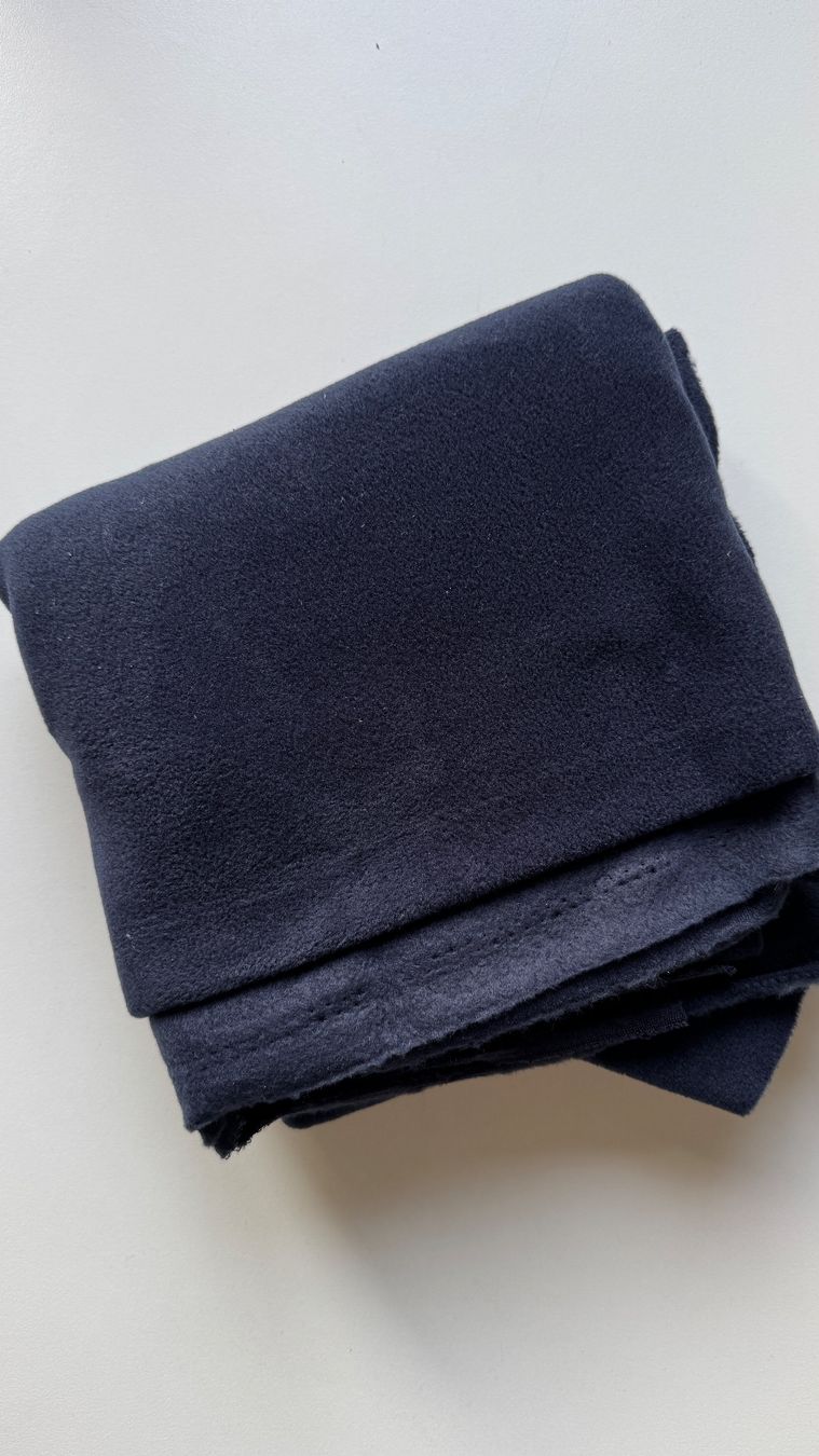 Tessuti: Teddy/Fleece-Stoff dunkelblau 240g – Usato da Luzern venduto da Ecila007