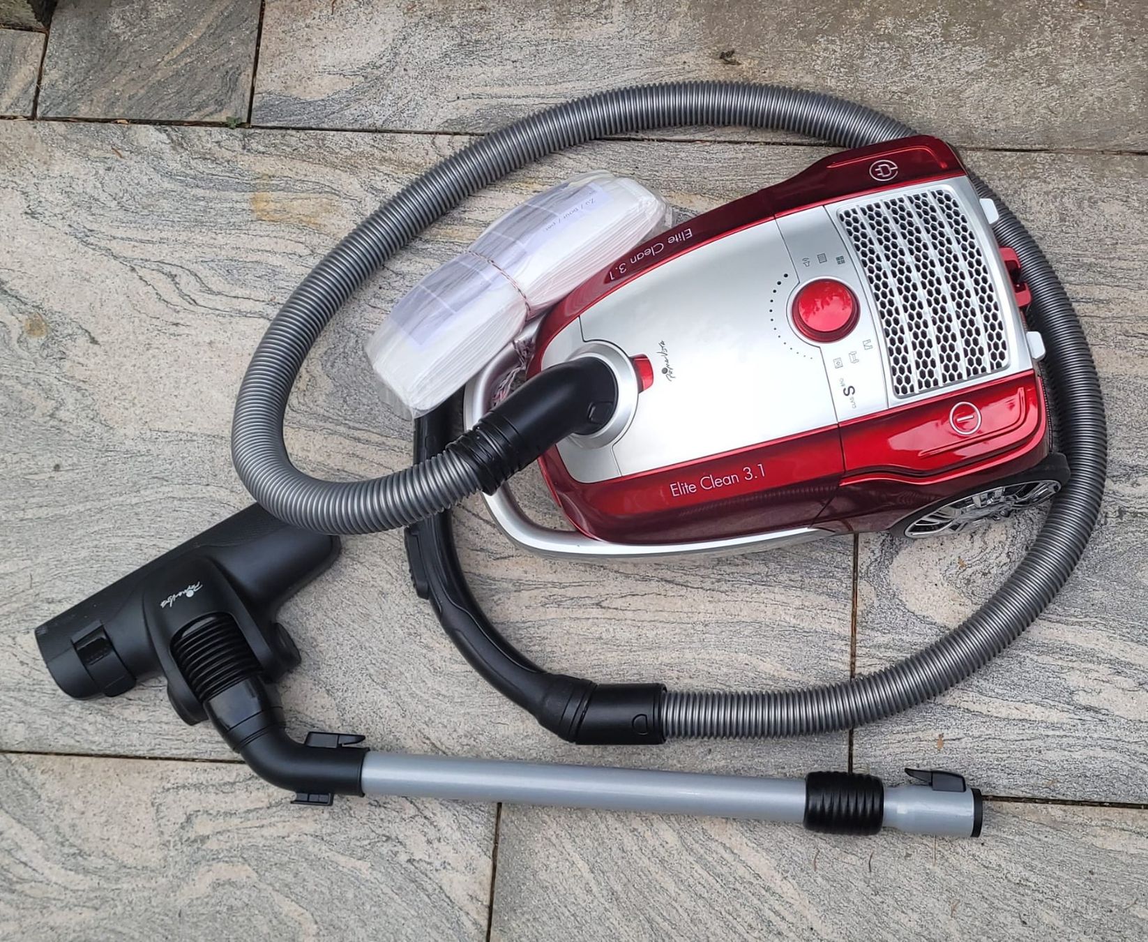 Aspirapolveri & Accessori: Staubsauger ⛑️ – Usato da Goldingen venduto da Guido06