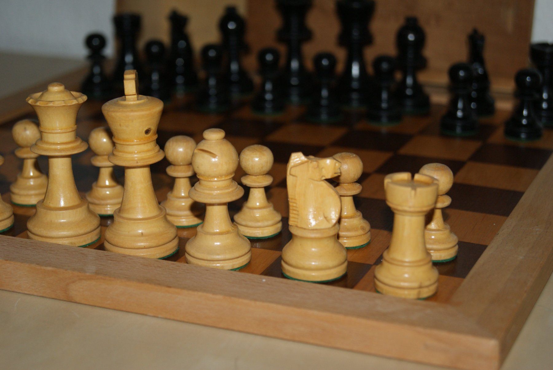 Giochi: Schach mit Staunton Figuren – Usato da Zürich venduto da Widi1 4