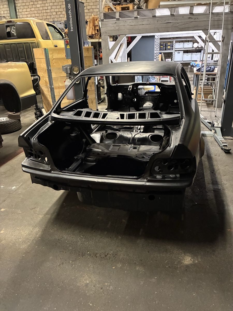 BMW Automobili: BMW e36 Rohkarrosserie / Chassis – Usato da Künten venduto da phi_rl6r 1