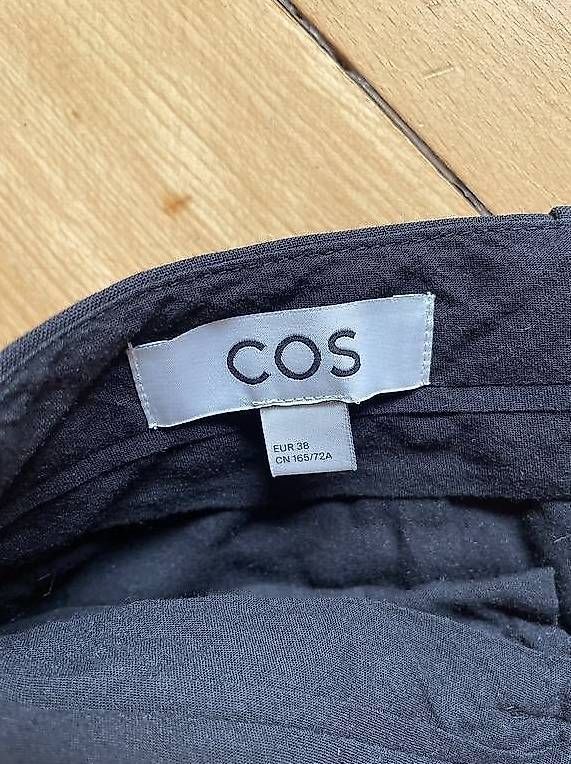 Cos Pantaloni: Cos Hose mit Schlag – Usato da Zürich venduto da ber_r6vw 2