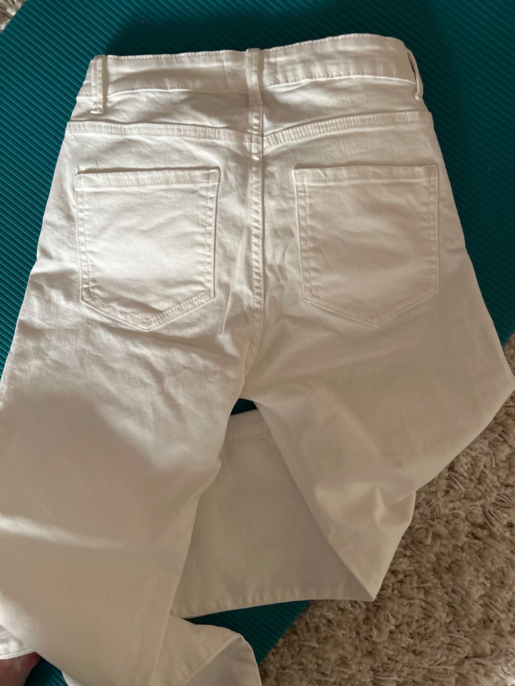 Jeans: White jeans straight leg neu Gr.36 – Usato da Feuerthalen venduto da Anna_Swift 2