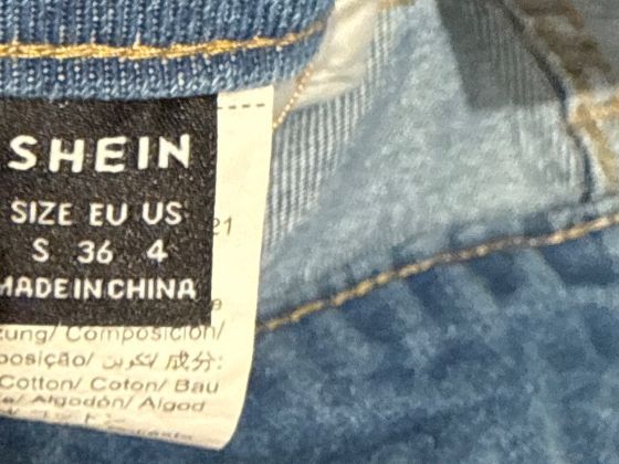 Shein Jeans: Damen Jeans SHEIN, Gr. 36 – D'occasion à Amriswil par used2use 2