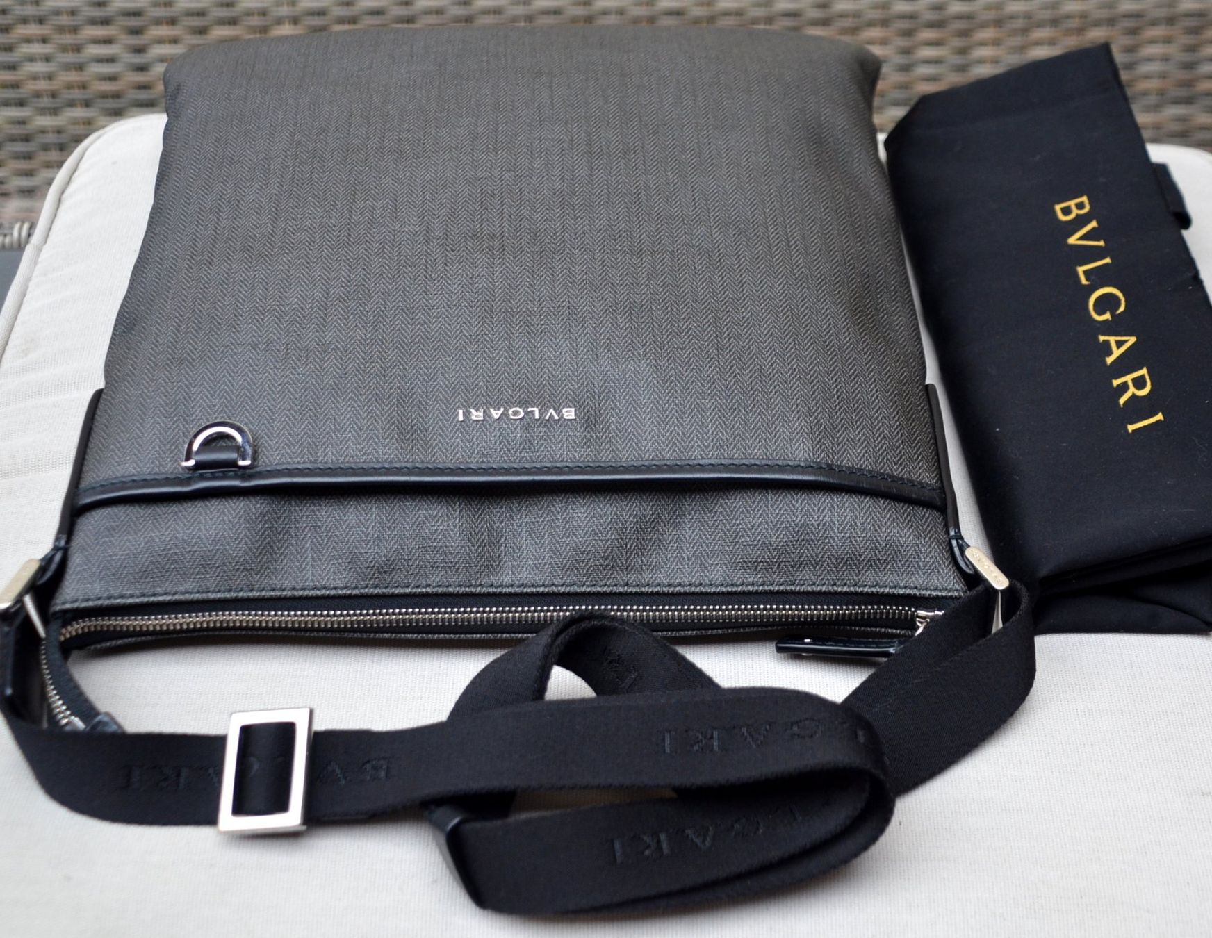 Bulgari Taschen: Bvlgari Tasche / sac Messenger – Gebraucht aus Collonges von arashee 3