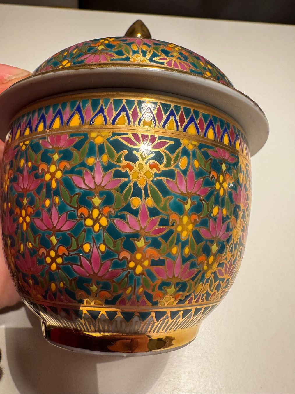 Coupes: Handbemalte Thai Schale mit Deckel – D'occasion à Egg b. Zürich par Brocki_Insel_Egg 1