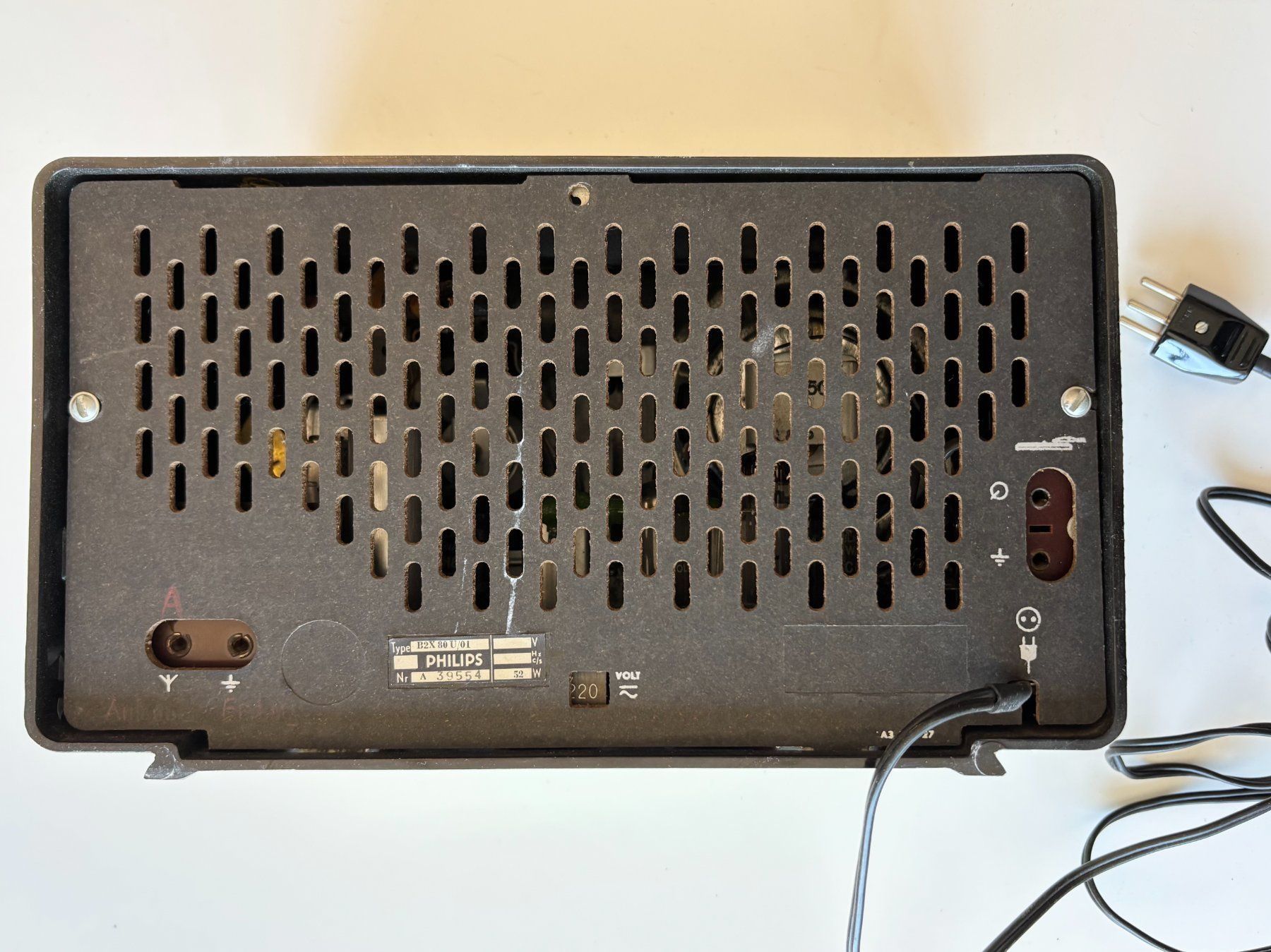 Philips Radio: Philips B2X80U/01 Allstromer Röhrenradio – Usato da Bern venduto da raupenimmersatt 1