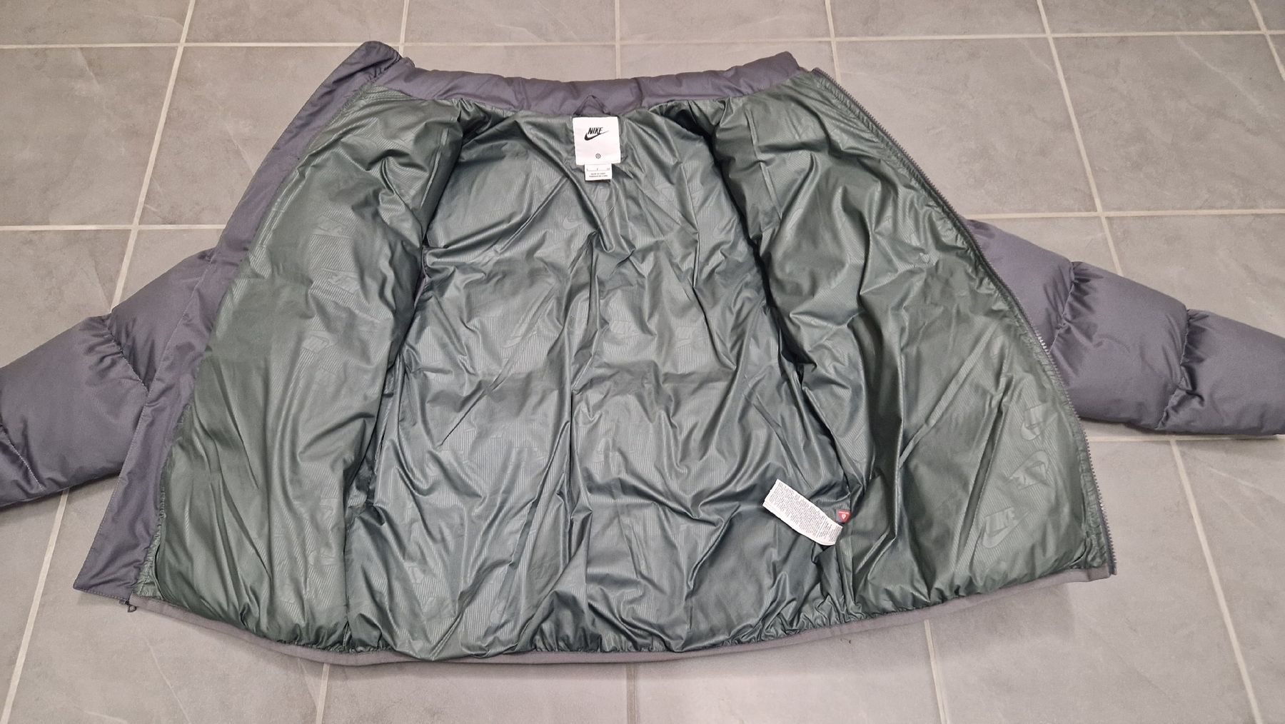 Nike Jacken: Graue Winterjacke NIKE, S – Neu (gemäss Beschreibung) aus Frasnacht von MiraBelle79 1