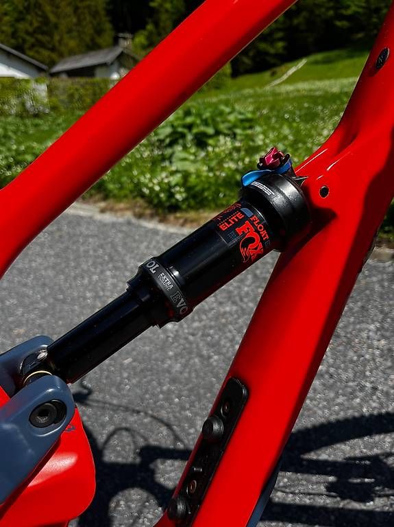 YT Vélos: YT Jeffsy CF Comp 2019 M – D'occasion à Emmetten par Vic-ky 3