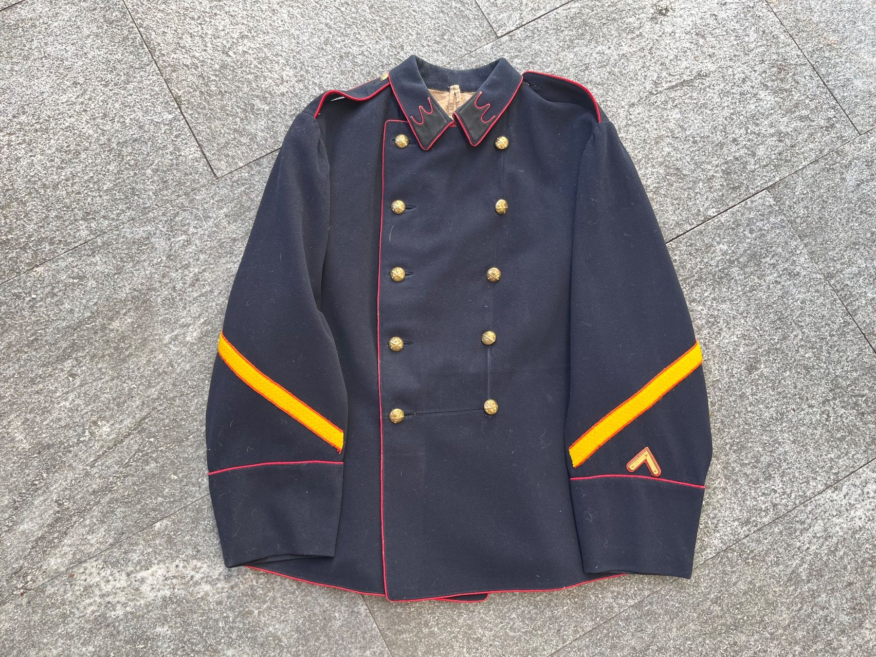 Schweizer Armee Uniformi: Uniform Antik WW1 – Usato da Bottmingen venduto da Puffsack