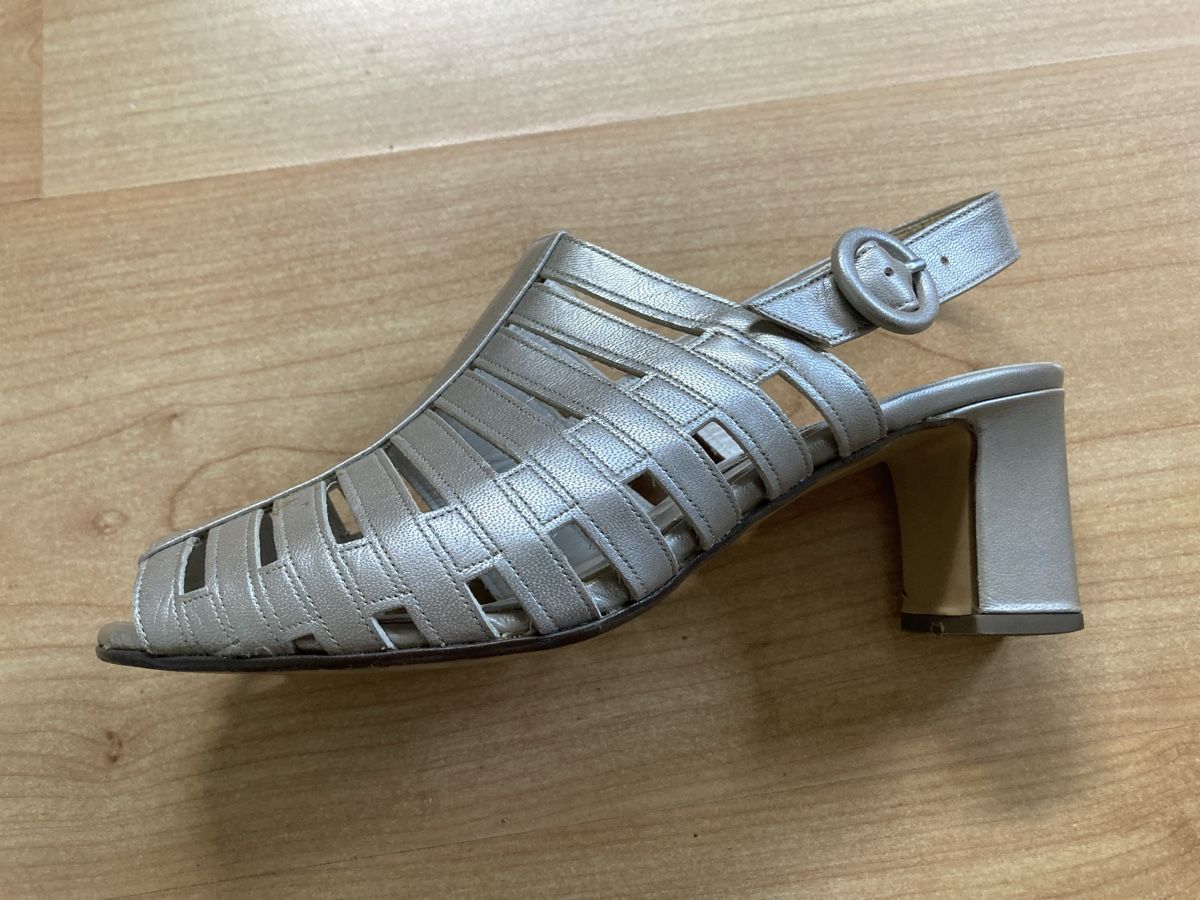Gabor Scarpe da donna: Gabor Sandale, echt Leder, gebraucht, Grösse 37 – Usato da Allschwil venduto da Robot3 1
