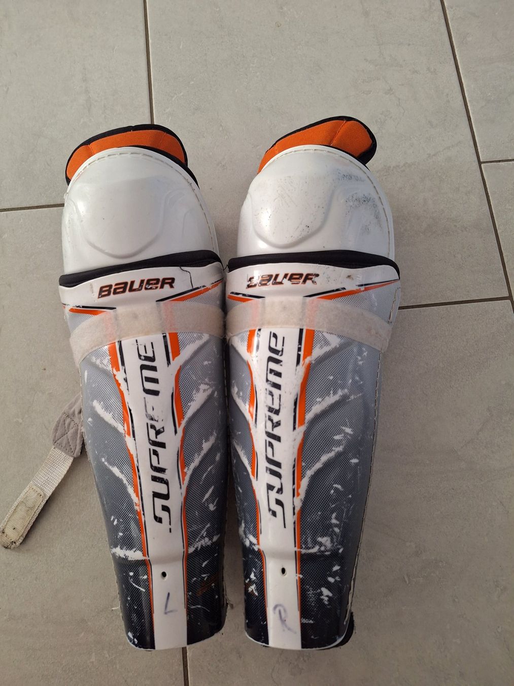 Bauer Protezioni & Imbottiture: Eishockey Schienbeinschoner – Usato da Wegenstetten venduto da mcfly321