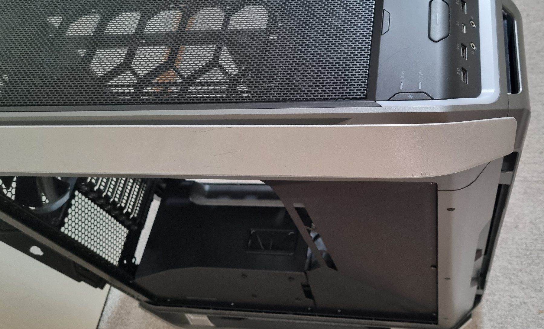 Custodie: Cooler Master COSMOS C700P – Usato da Chancy venduto da flo_f6f8 4