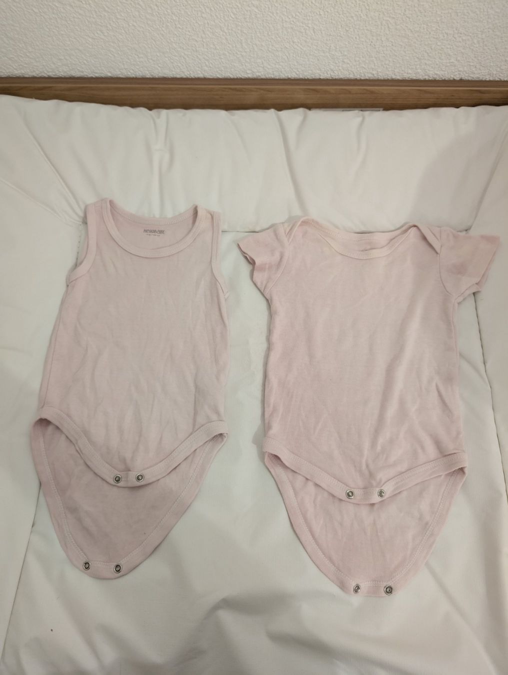 Biancheria intima: vier Baby Bodys – Usato da Buchs ZH venduto da nudle10 4