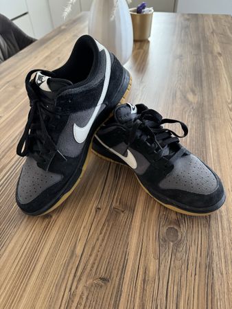 Nike Dunk Low SE / Grau Gum