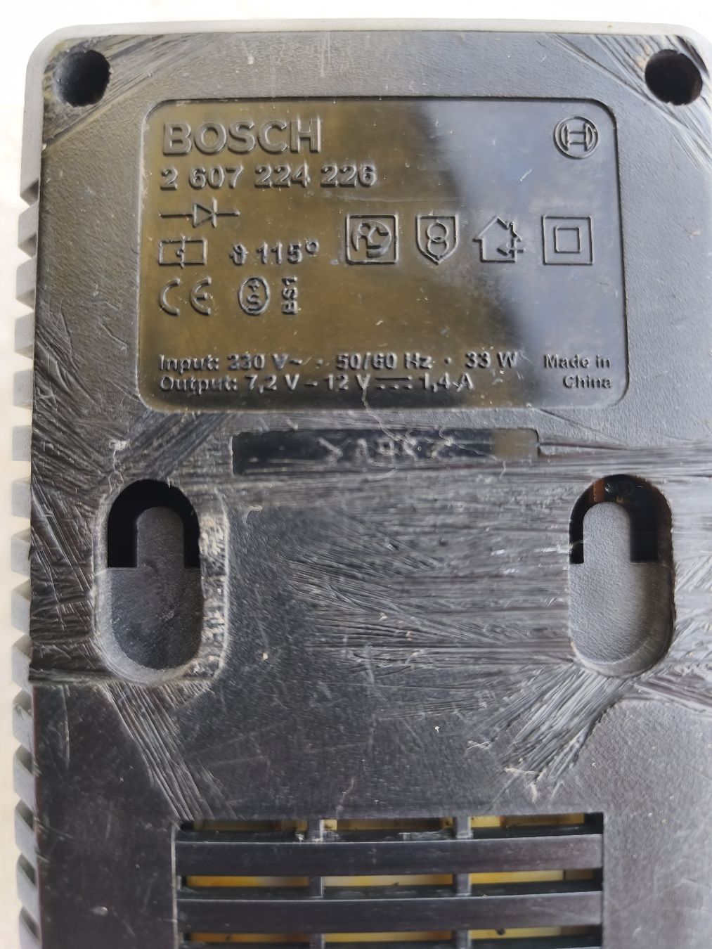 Bosch Tutti gli attrezzi: Akku Ladegerät BOSCH – Usato da Recherswil venduto da Sruscha58 3