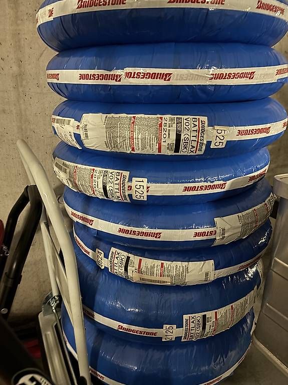 Pneumatici & Ruote complete: Bridgestone Battlax V02 Slick Satz – Nuovo e nell'imballaggio originale da Stans venduto da Forcarspeed 1