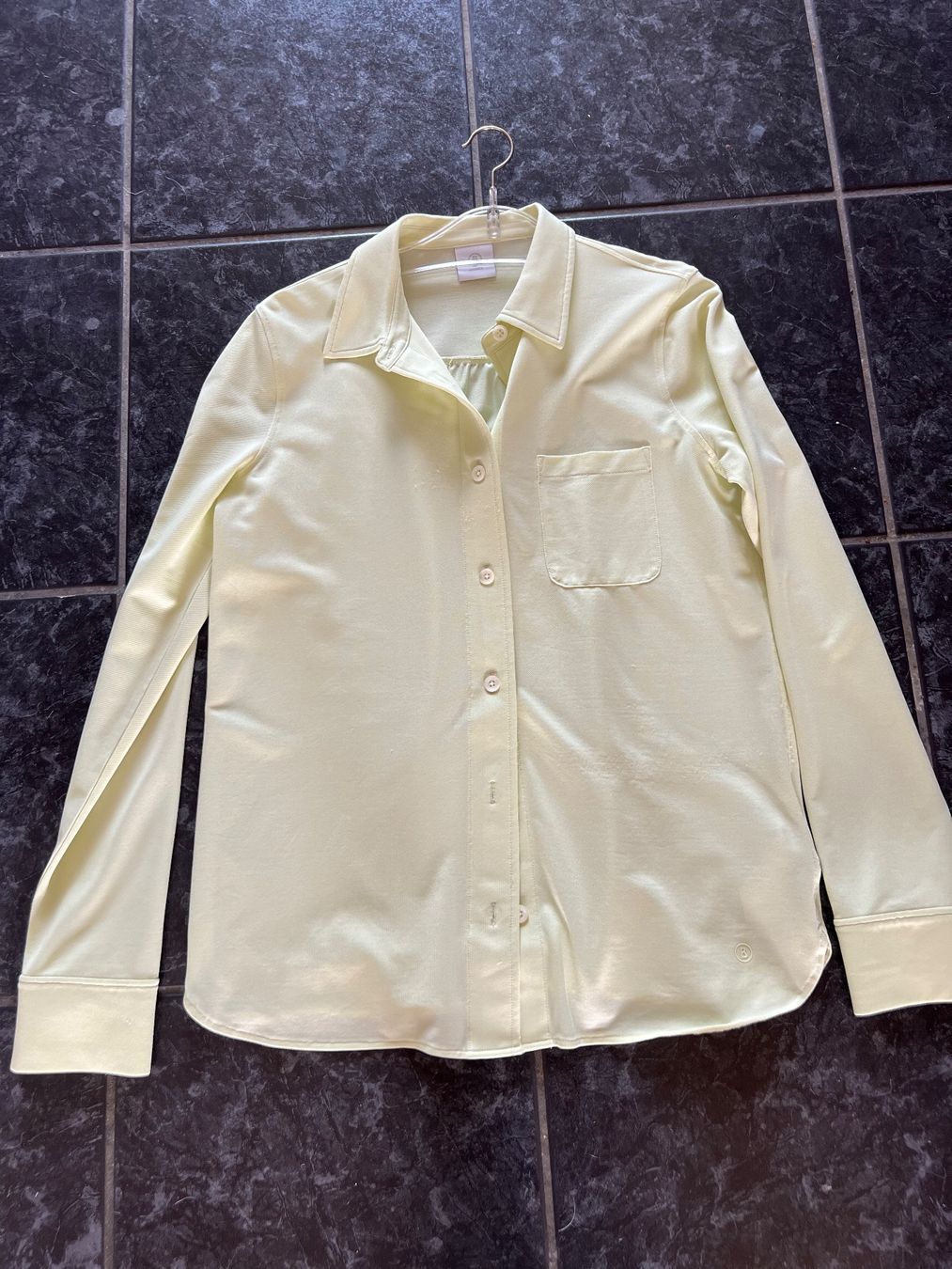 Bogner Camicette: Bogner Bluse hellgelb Grösse 42 neu – Nuovo (secondo la descrizione) da Horgen venduto da Hpunto