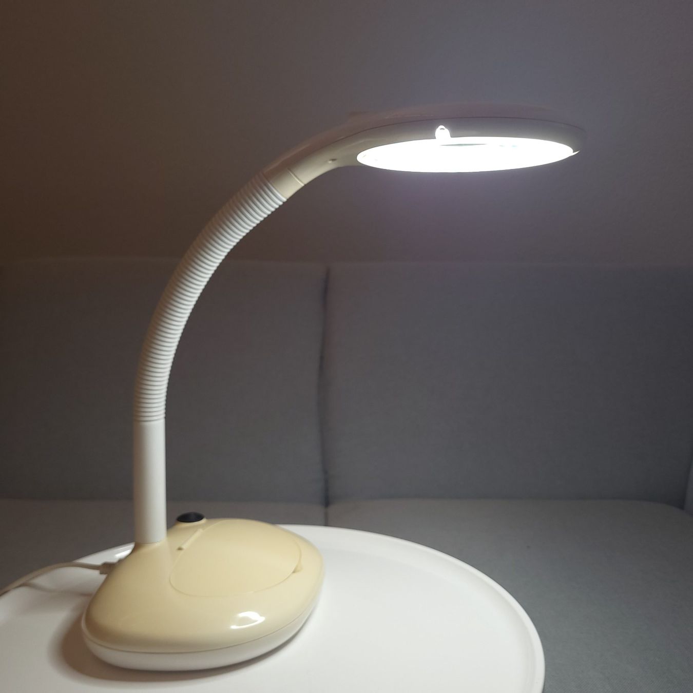 Lampen: " Toolcraft "  Arbeitslampe B901 mit Lupe und Ablage – Gebraucht aus Savièse von qm2710 1