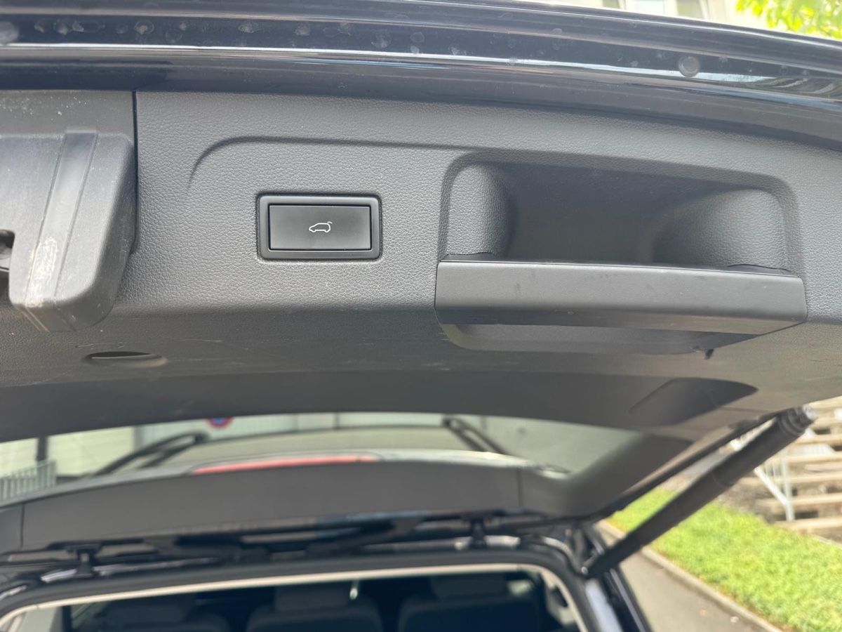 VW Automobili: VW Touran 2.0 TDI DSG 7 Plätzer  – Usato da Uznach venduto da kev_7q8k 4