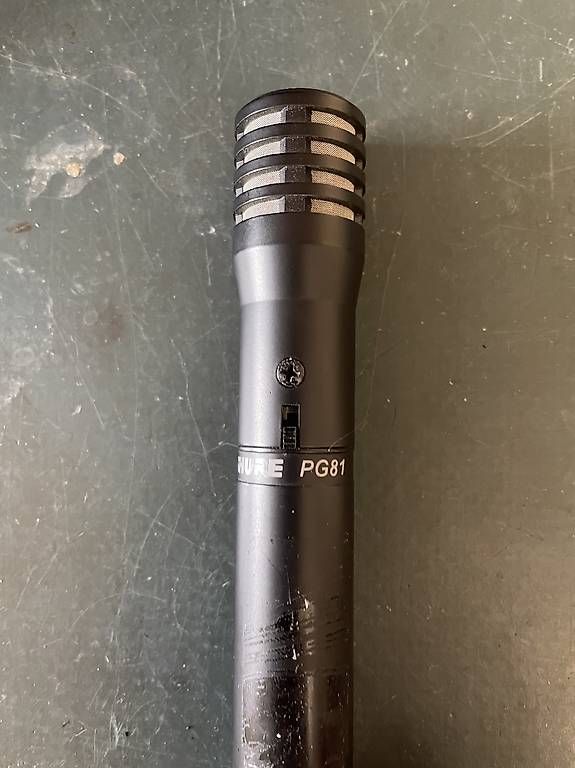 Microfoni: 2 micros SHURE SM57 + PG81  – Usato da malleray venduto da djean